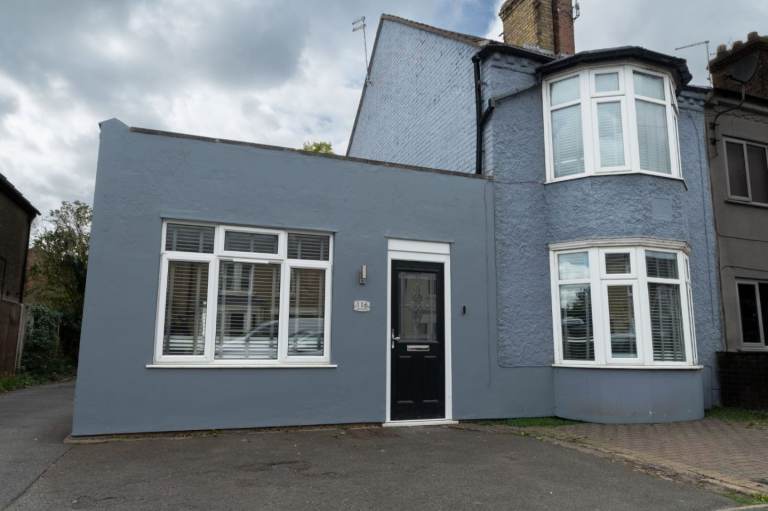 New Road, Woodston, Peterborough, PE2 5 bedroom semi-detached house to rent