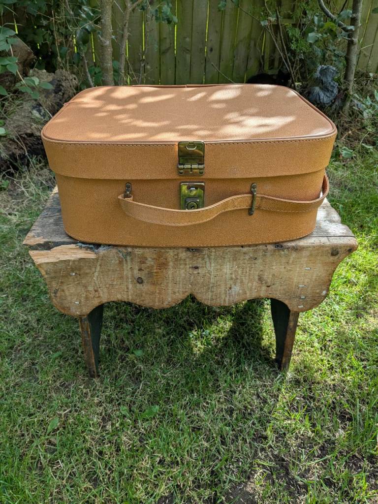 Lovely Vintage Tan Vanity Case/Small Overnight Suitcase with Original Key