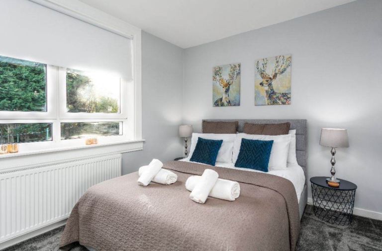 Rooms to let x 2 - Close to train station