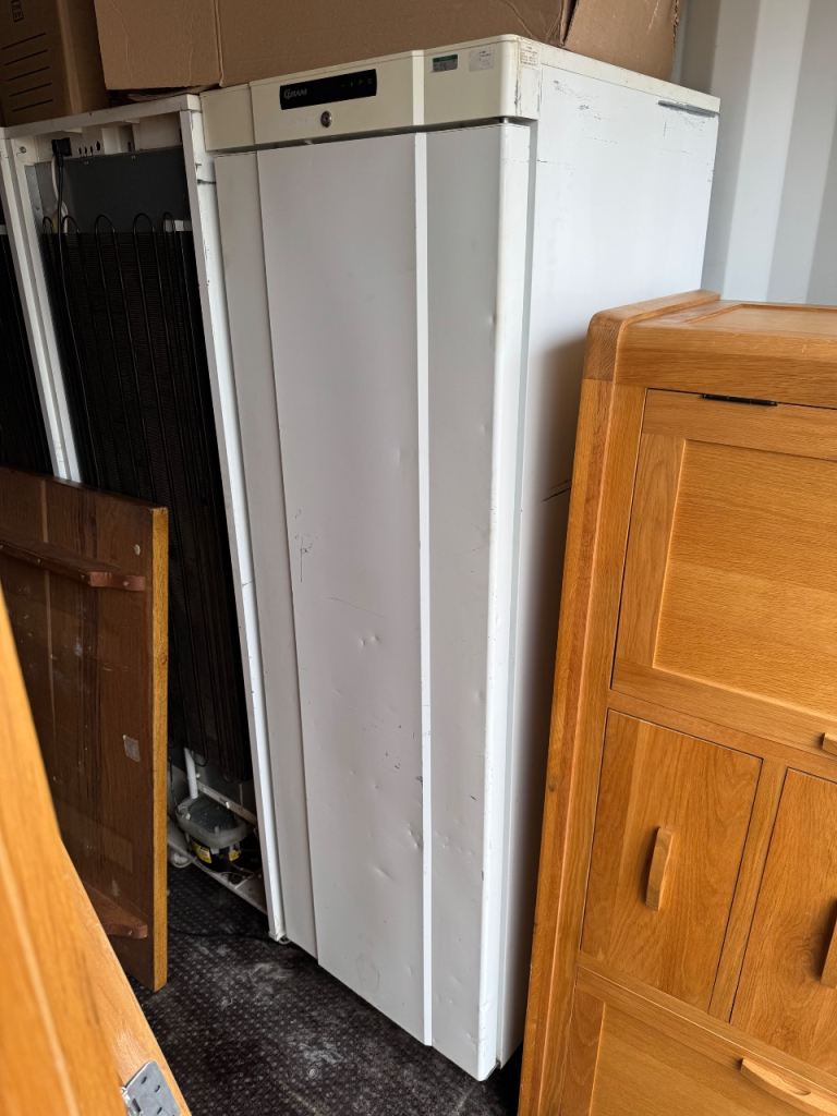 Gram Commercial Fridge