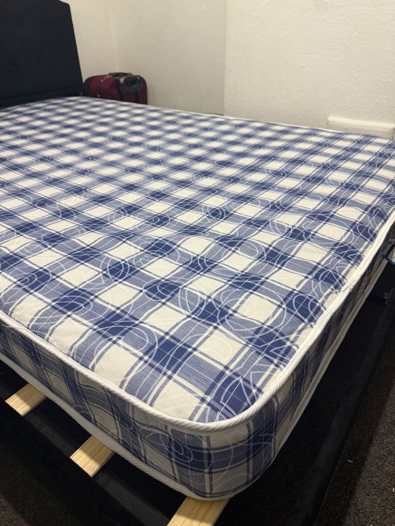 2 matress 1 frame