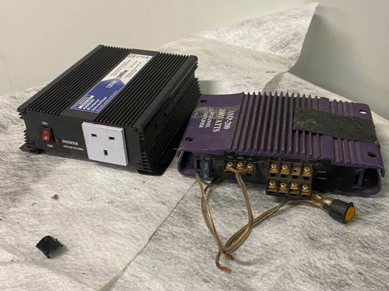 Nikkai 600W Power Invertor & 200W 4-Channel Amplifier