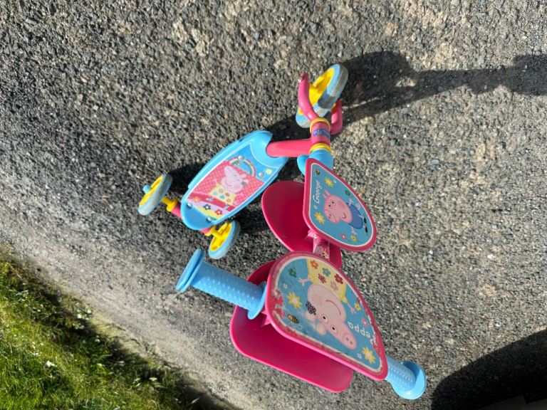 FREE Childs scooter pepper pig FREE