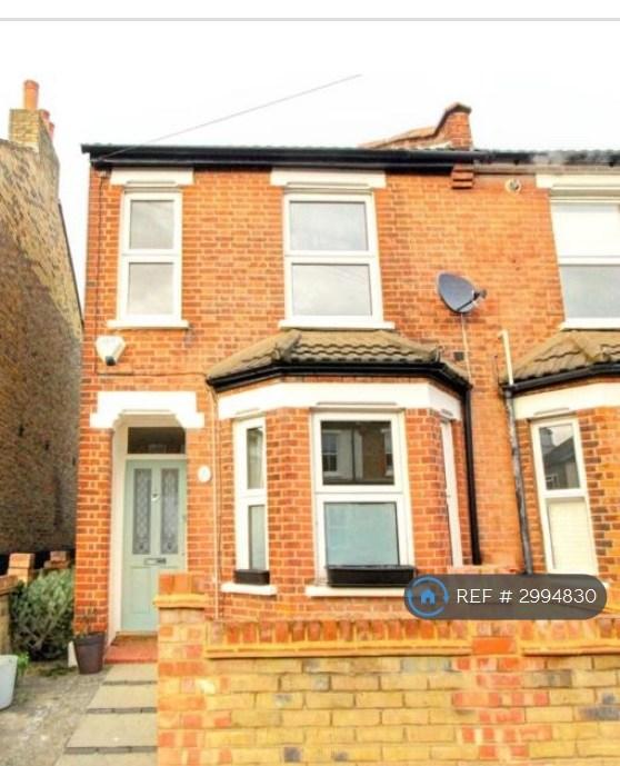 3 bedroom house in Victoria Road, Bromley, BR2 (3 bed) (#2994830)