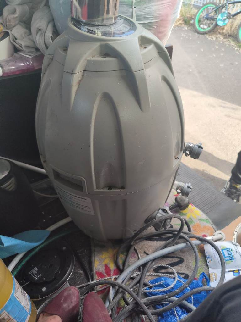 Garden Pond Filter/Pump Unit – Grey, Good Condition