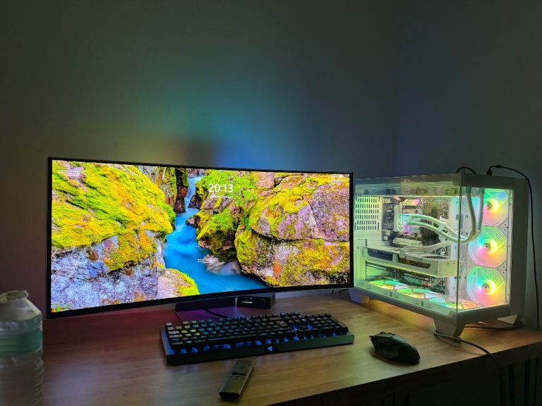 RTX 5070 12GB White Gaming PC | i7 | 32GB RAM | 1.5TB NVMe | 360mm AIO