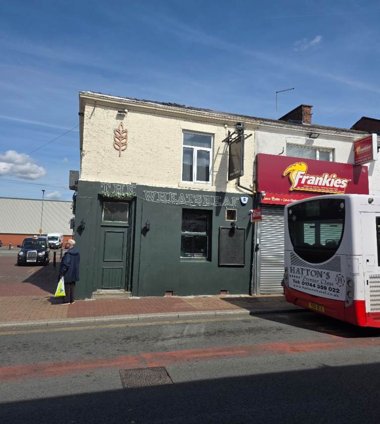 Suit for a range of commercial uses. Fast food takeaways, restaurant,cafés, bakery,shisha bar 