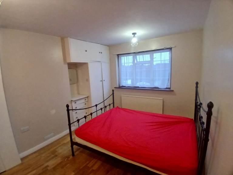 Spacious Double Room - Available Immediately!