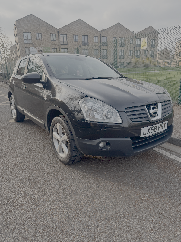 Nissan Qashqai Tekna | 2 Previous Owners | Low Mileage | Black Metallic | Full Leather | Reliable