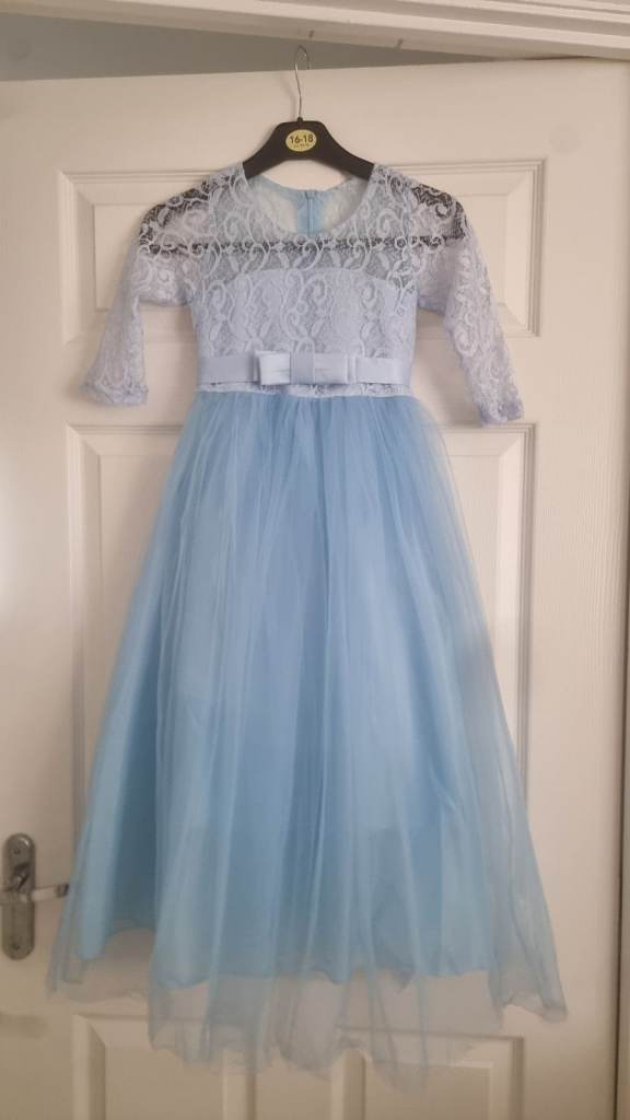 Girls Dress size 6-7 age (130)