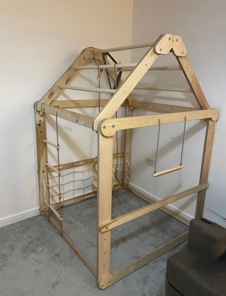  Children’s Indoor wooden climbing frame