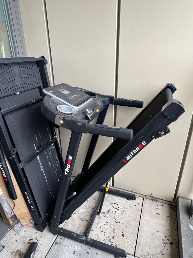 2 treadmills FREE TO COLLECT - KT5 9PE
