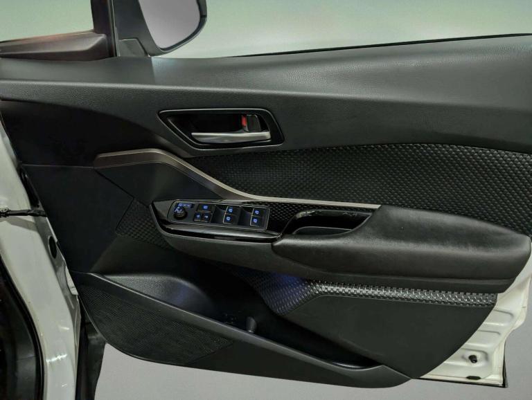 2018 Toyota C-HR 1.2T Design 5dr HATCHBACK PETROL Manual