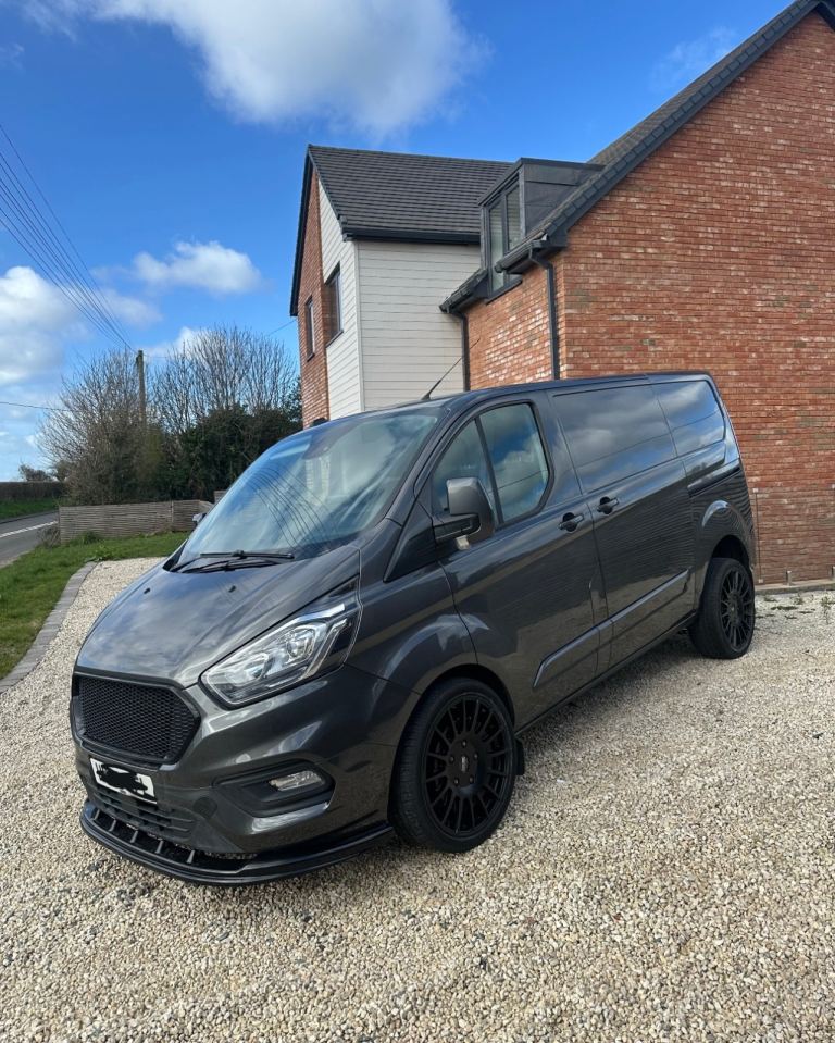 Transit Custom 2020 with body kit 