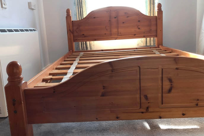 Solid pine double bed (can deliver)
