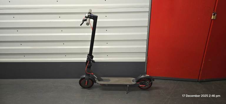 SparkScoot HT-T4 Pro Electric Scooter 350W – Almost Unused