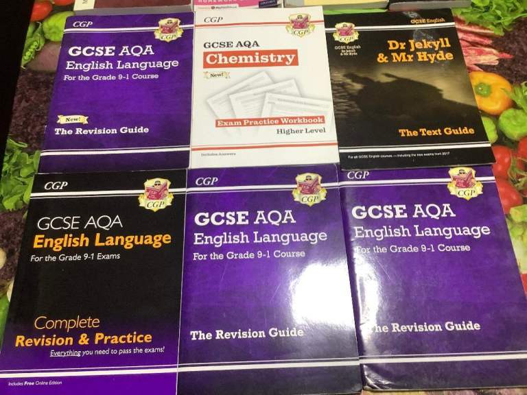GCSE Books Bundle, 4 CD's stage 3/4, 3 Dictionaries English and French.