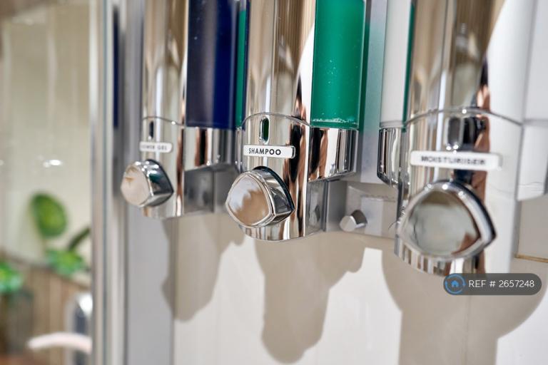 2 bedroom flat in Upper Marshall Street, Birmingham, B1 (2 bed) (#2657248)