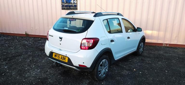 DACIA SANDERO STEPWAY 0.9 Stepway Laureate TCe 90 2015