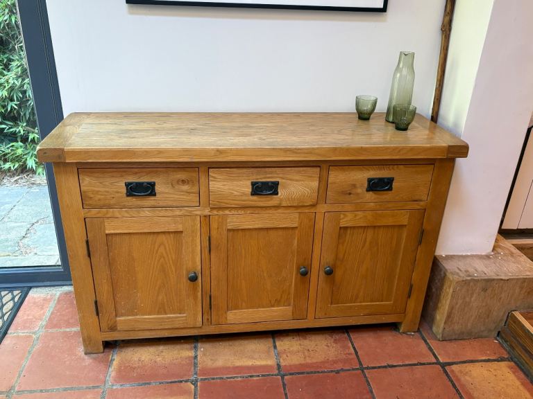 Solid oak Sideboard with Drawers and Cupboards – Good Condition