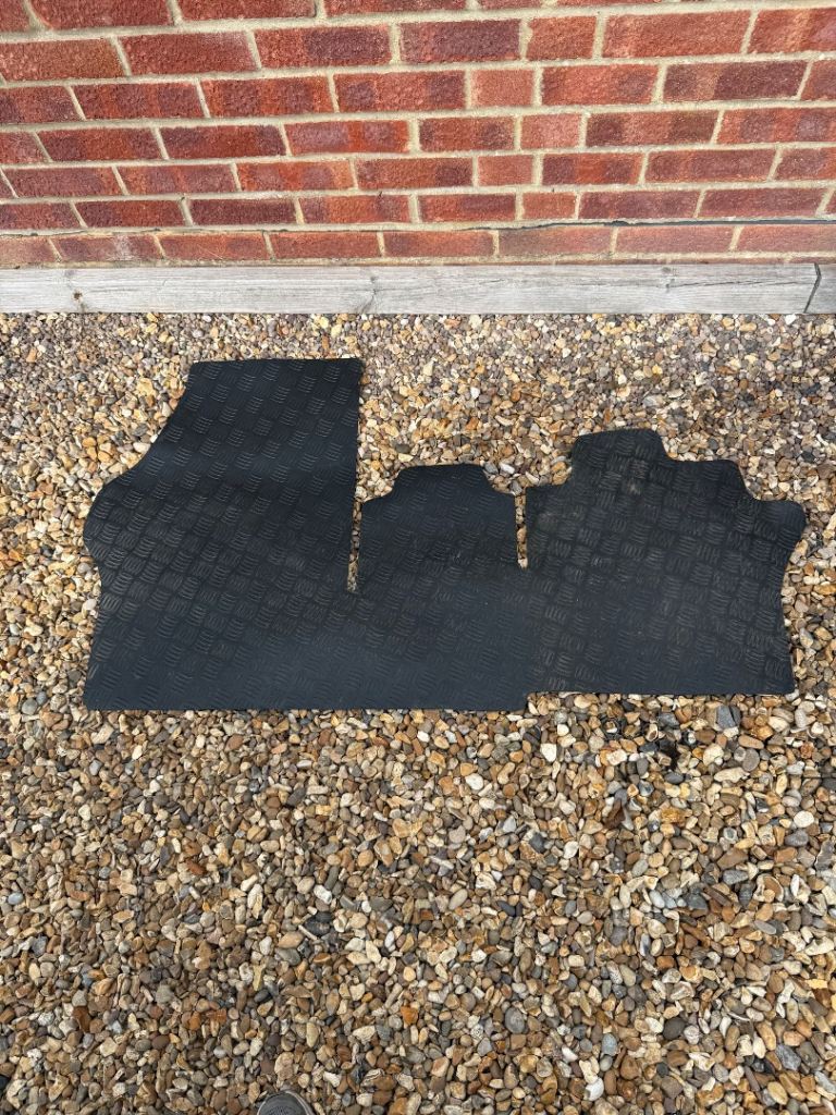ID Buzz Cargo Rubber Mats