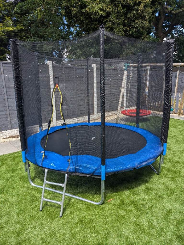 TRAMPOLINE 6FT NEW BOXED
