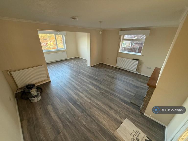 3 bedroom house in Hillary Road, Maidstone, ME14 (3 bed) (#2751968)