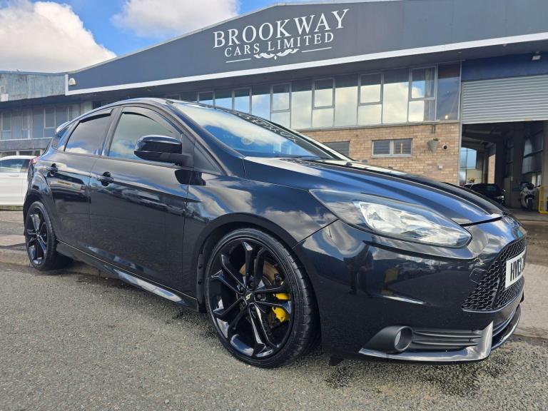 2013 Ford Focus 2.0T ST-2 5dr HATCHBACK PETROL Manual