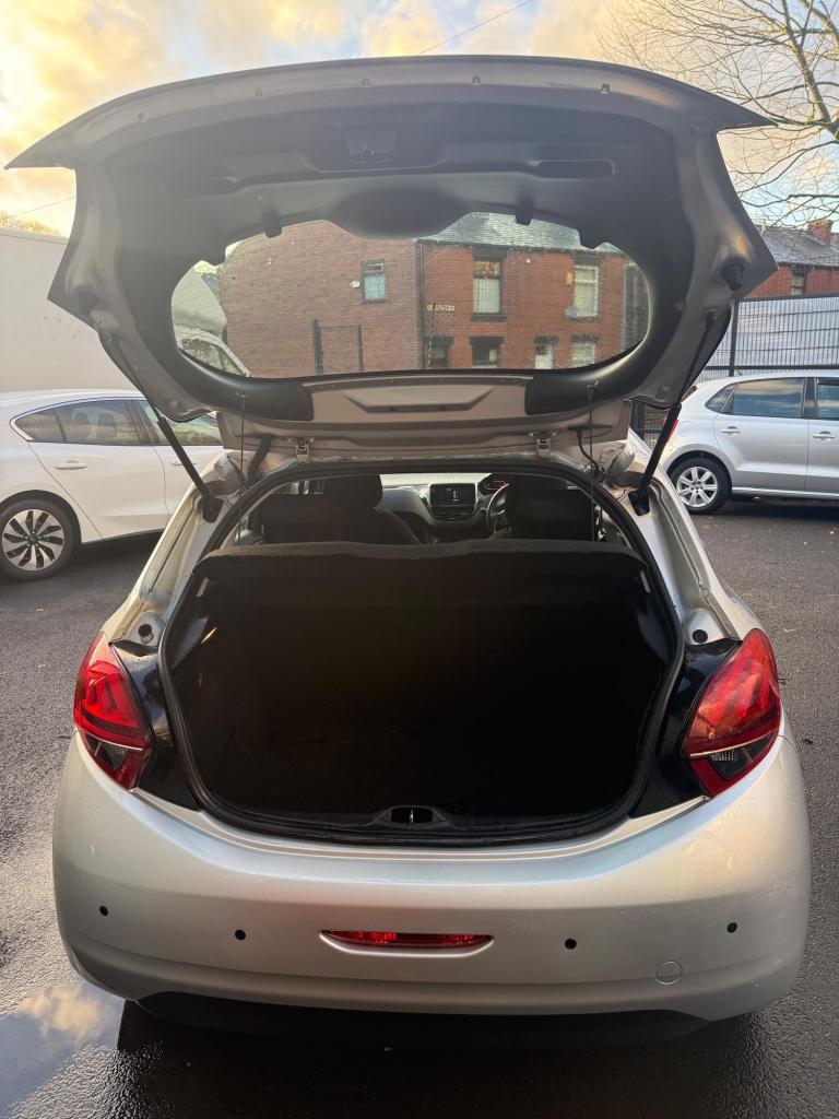 2015 Peugeot 208 1.2 PureTech 82 Active 5dr HATCHBACK PETROL Manual