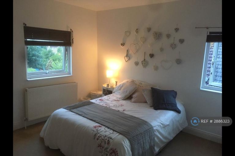 2 bedroom flat in Ellison Road, London, SW16 (2 bed) (#2886323)