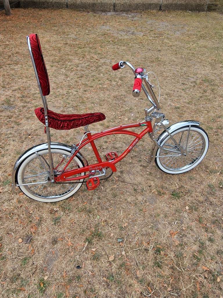Hookfang Red Cruiser Bike with High Back Seat – Good Condition