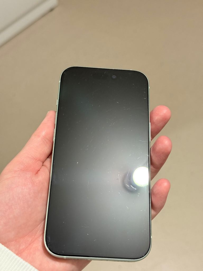 Apple iPhone 15 *read add*