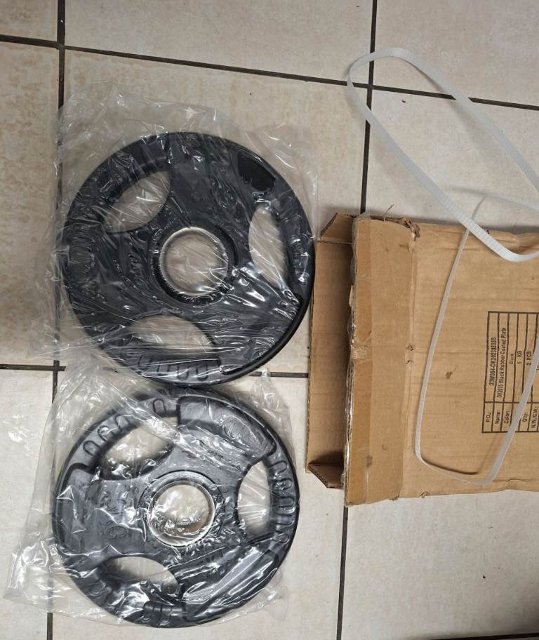 Olympic weights 2x 5Kg or 4x 5Kg New (boxed) Tri Grip Rubber plates £20