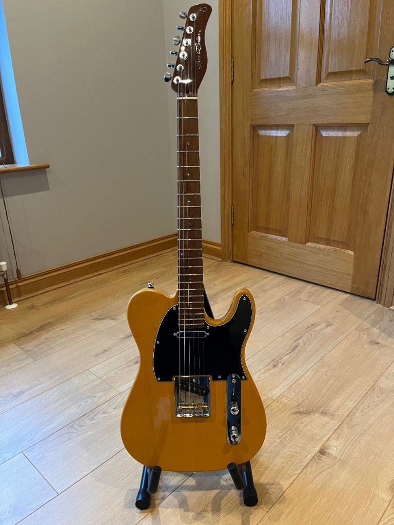 image for Sire Larry Carlton T7 - Like New