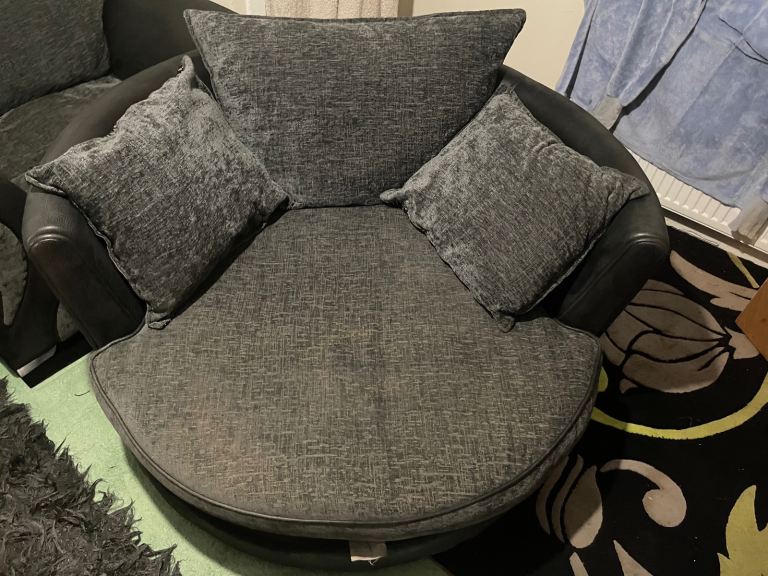 2 large comfy chairs 