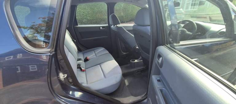 1 Prev owner. MOT 31/10/26. Well maintained. 2005/55 Mitsubishi Colt Equippe Diesel 1.5 DI-D 5 door