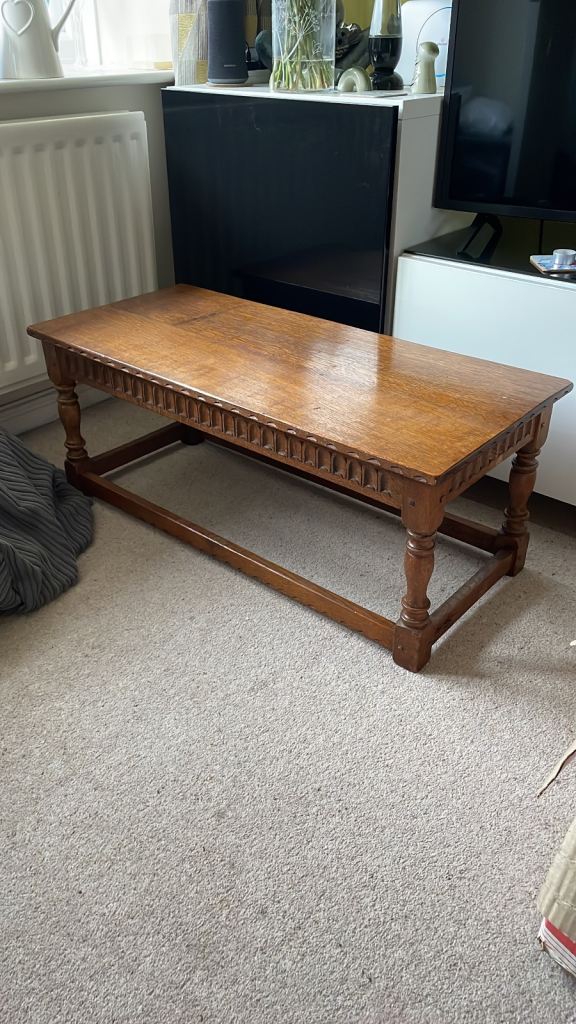 Gorgeous oak coffee table 