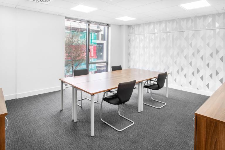 Jersey - JE2 3AS \ Serviced Office with 4 Desks
