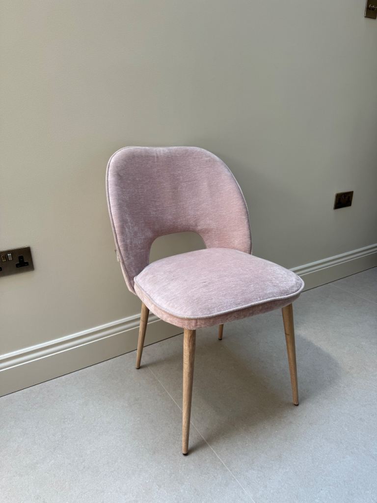 6 Lovely Pink Fabric Dining Chair – Good Condition