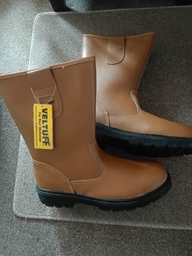 Mens steel toe cap boots size 8