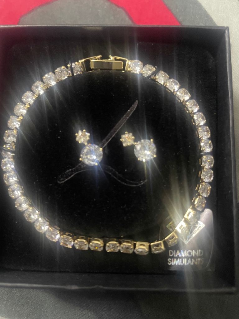 image for 3 lovisa jewellery sets 