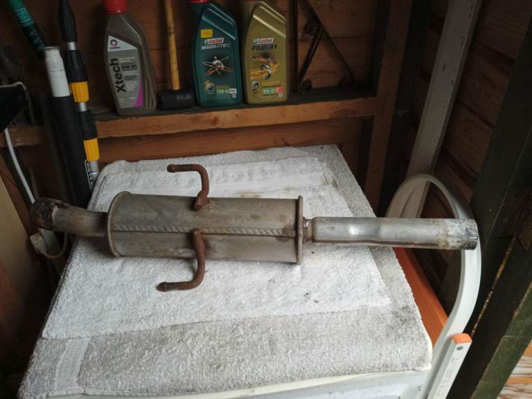 *** FOR SALE *** Toyota Corolla Caldia middle exhaust 