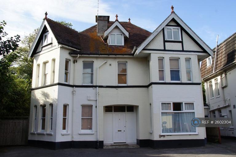 1 bedroom in Glen Road, Bournemouth, BH5 (#2602304)