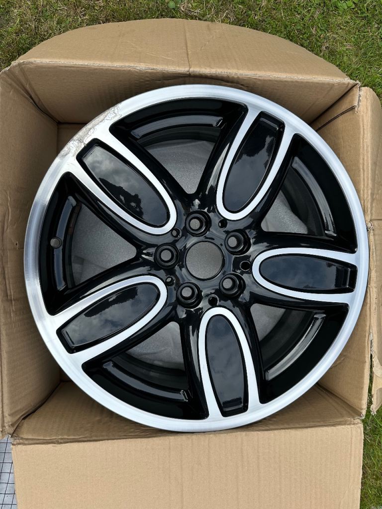 MINI 18" ALLOY Wheel 6858900