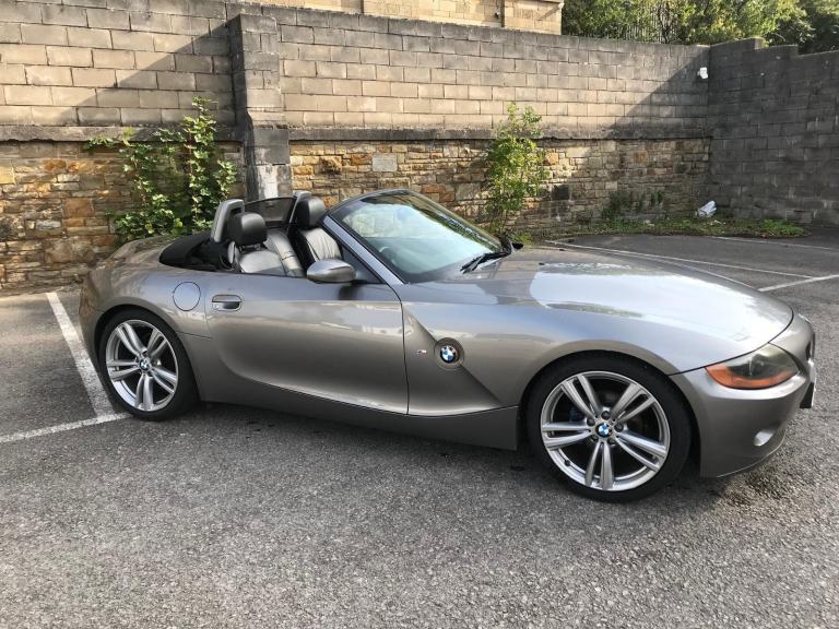 BMW Z4 2.5 STRAIGHT 6 CYLINDER ( CAR IS AVAILABLE )