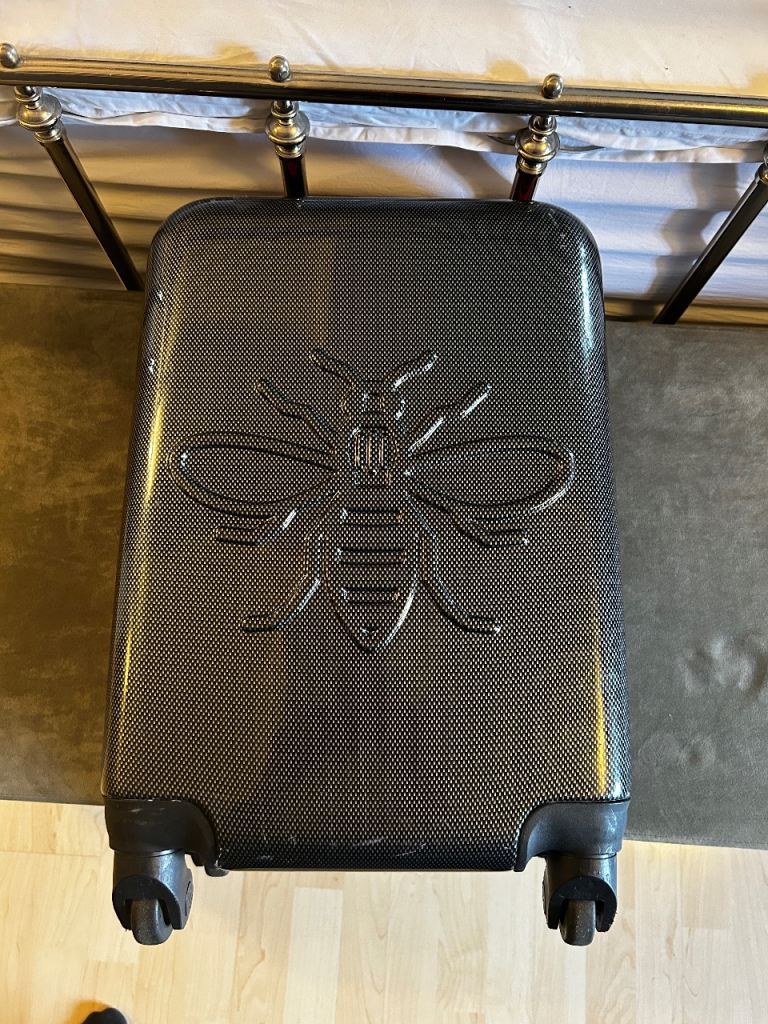 Iconic Manchester Bee cabin suitcase (Kitcase)