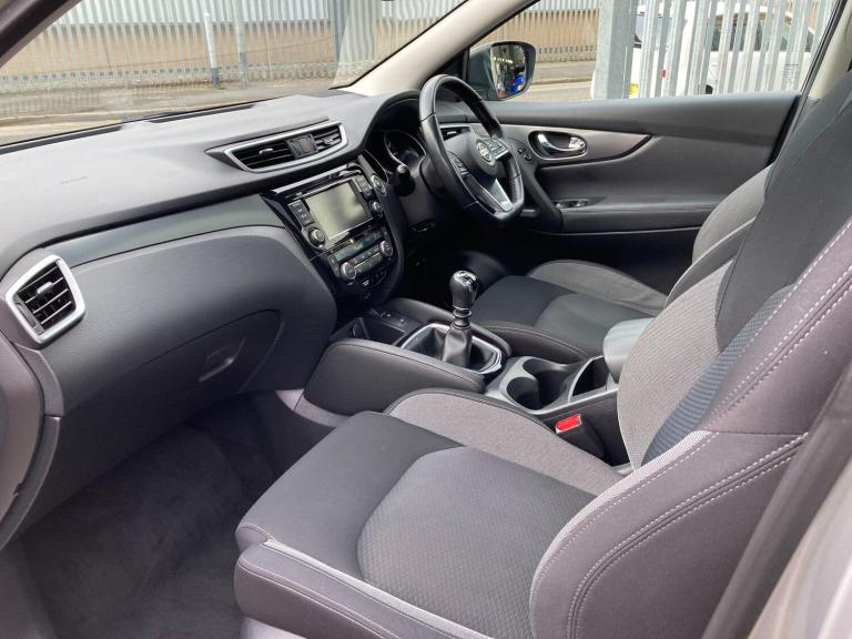 2019 Nissan Qashqai 1.3 DiG-T N-Connecta 5dr HATCHBACK PETROL Manual