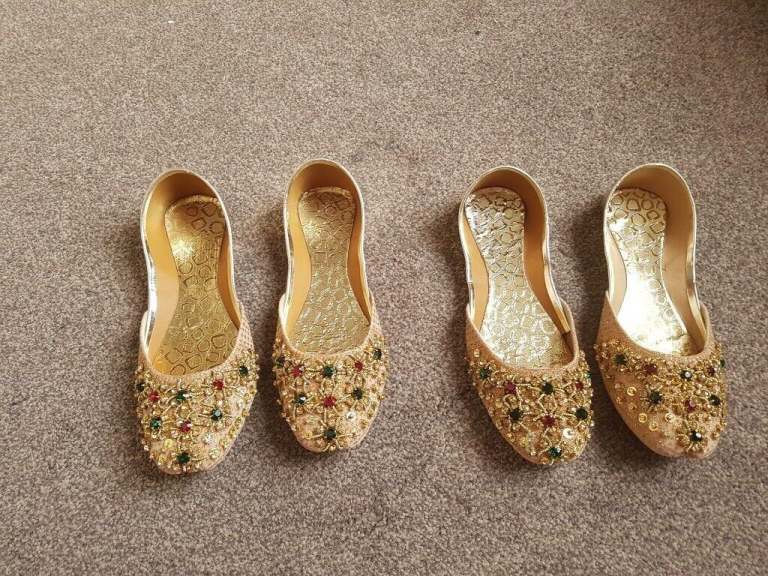 Beautiful Gold asian shoes/sandals for weddings and special occasions 