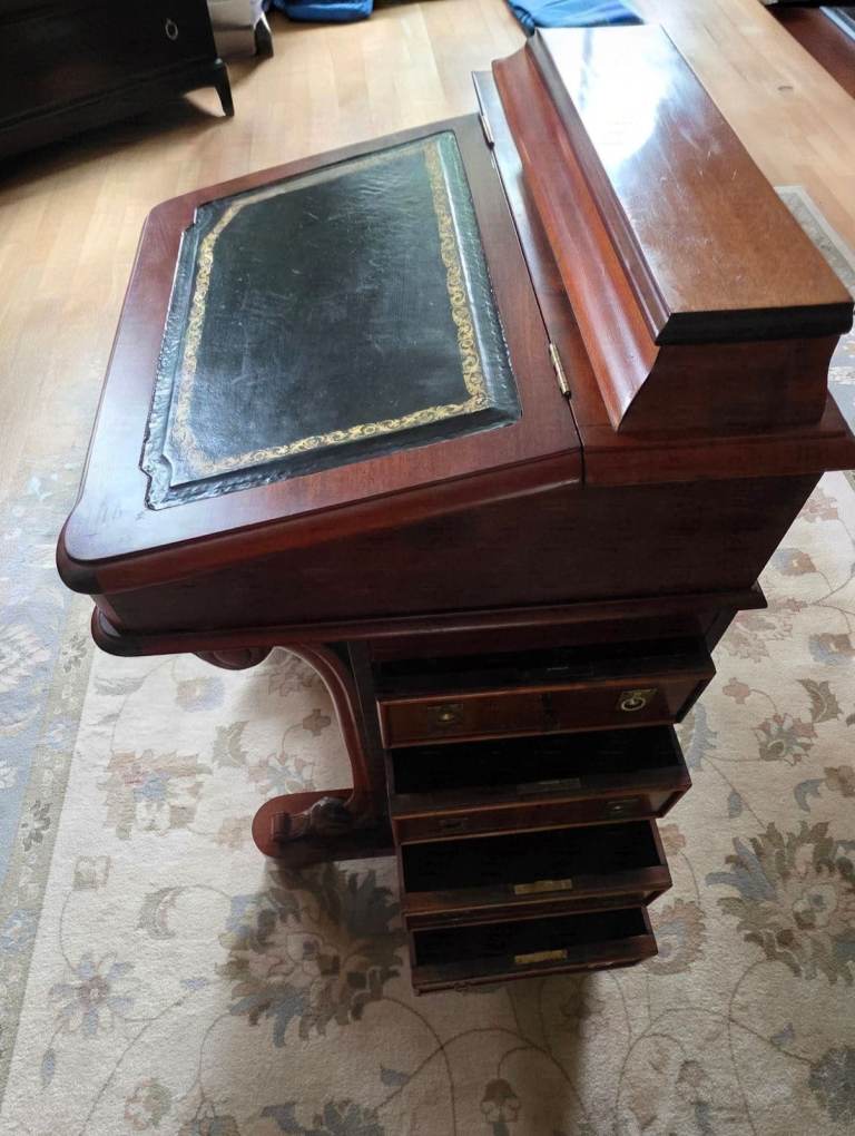 Dark wood Davenport bureau with leather inset