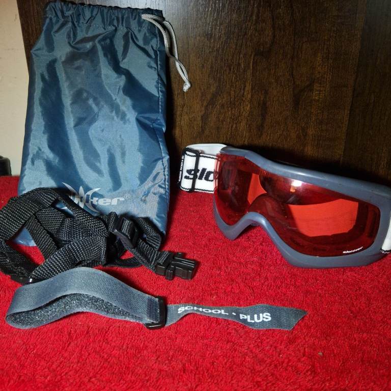 Slokker School Plus Ski Snowboard Goggles – Red Lens – With Bag & Strap